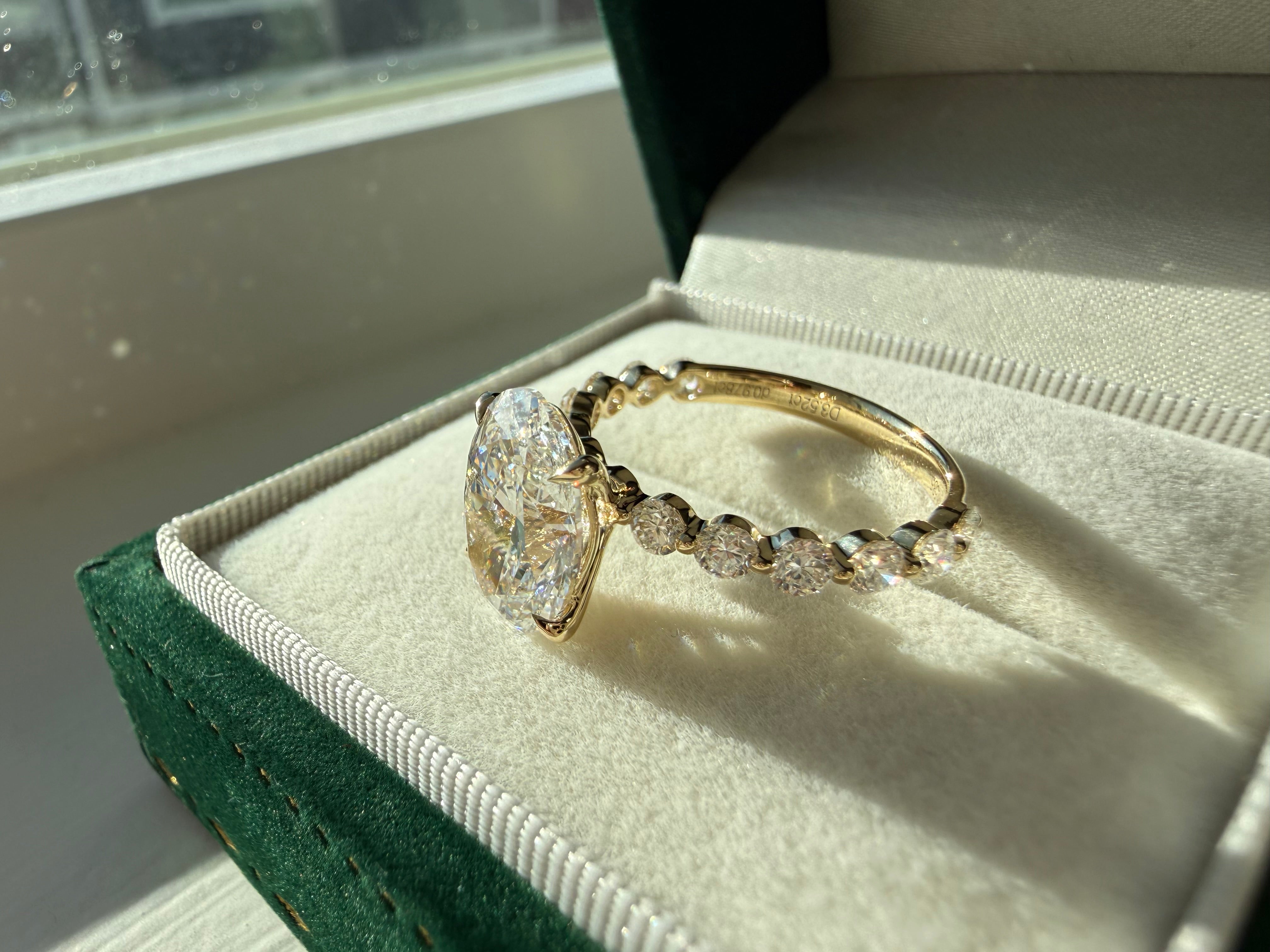 Vivienne - Oval Set