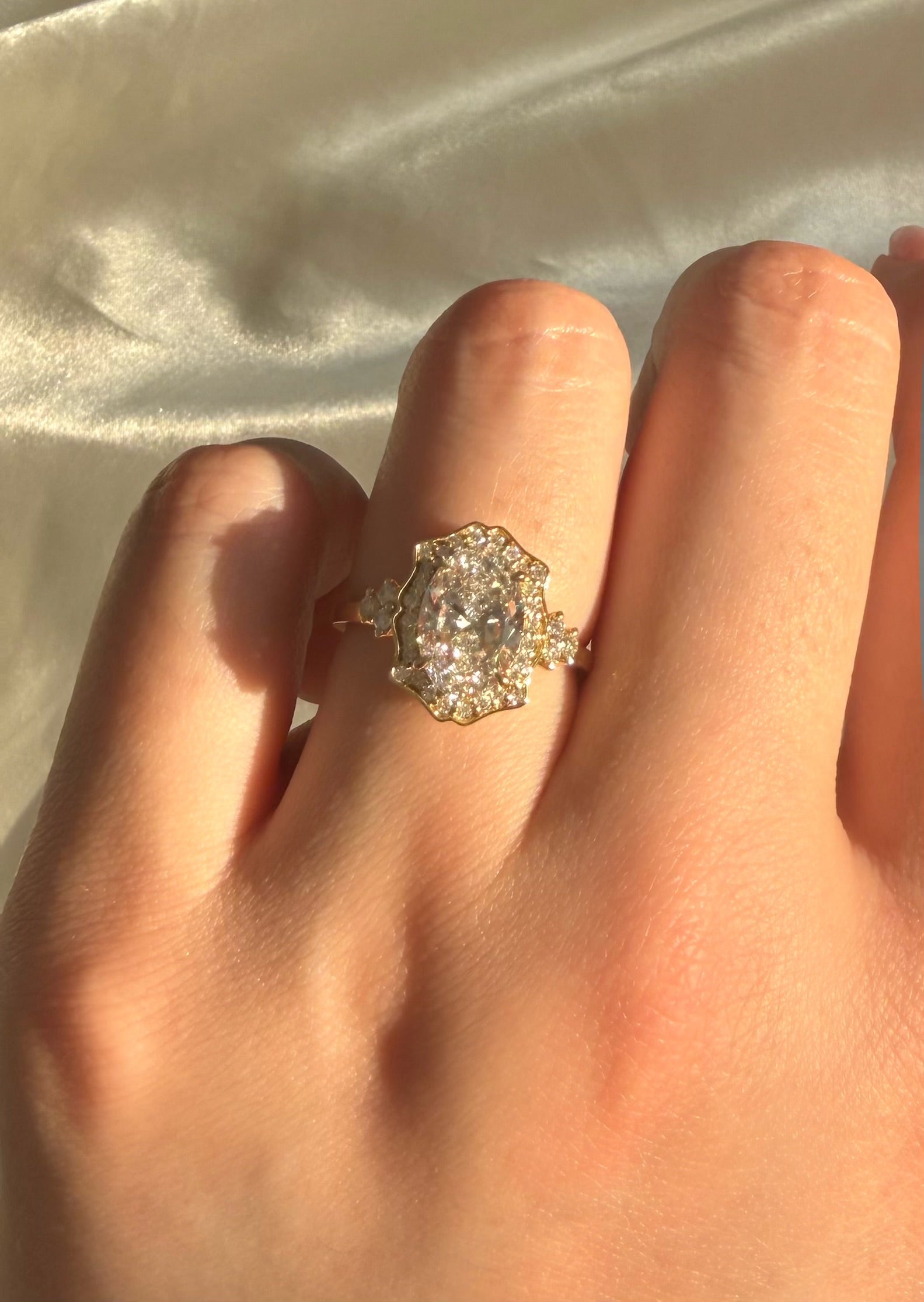 Versailles - 2.06 carat Oval in 14K Yellow Gold