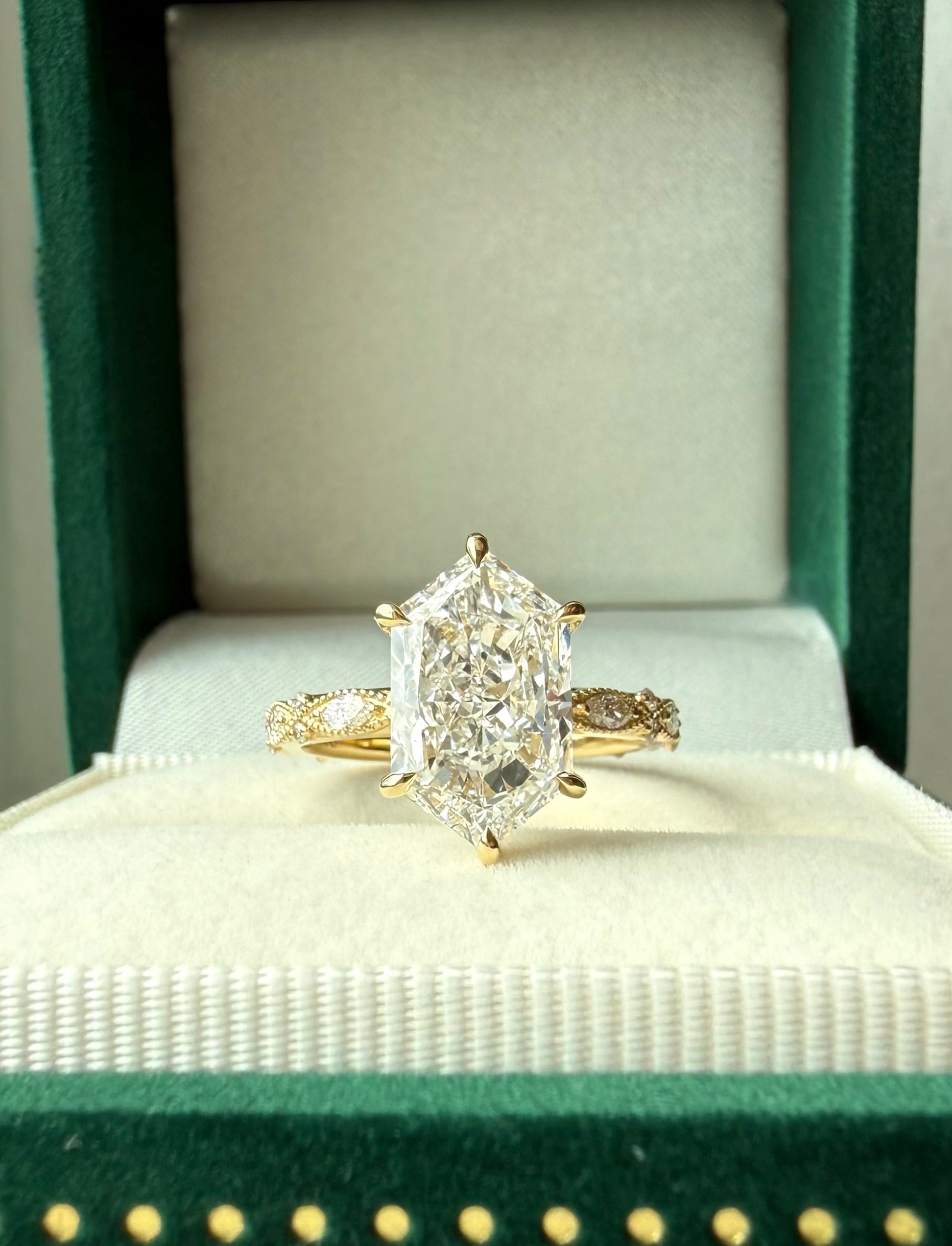 Celestine - Dutch Marquise