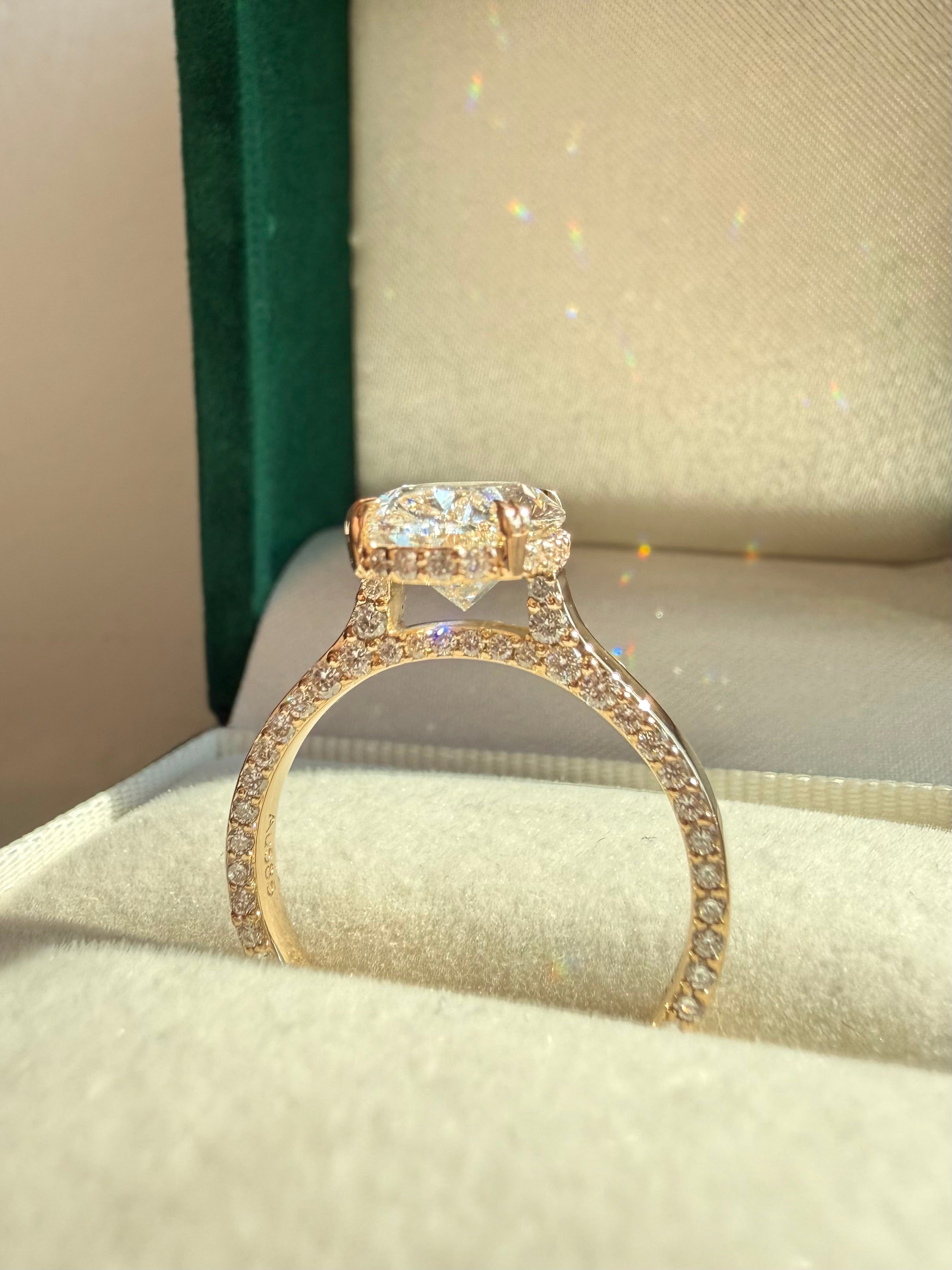 Celine - Oval
