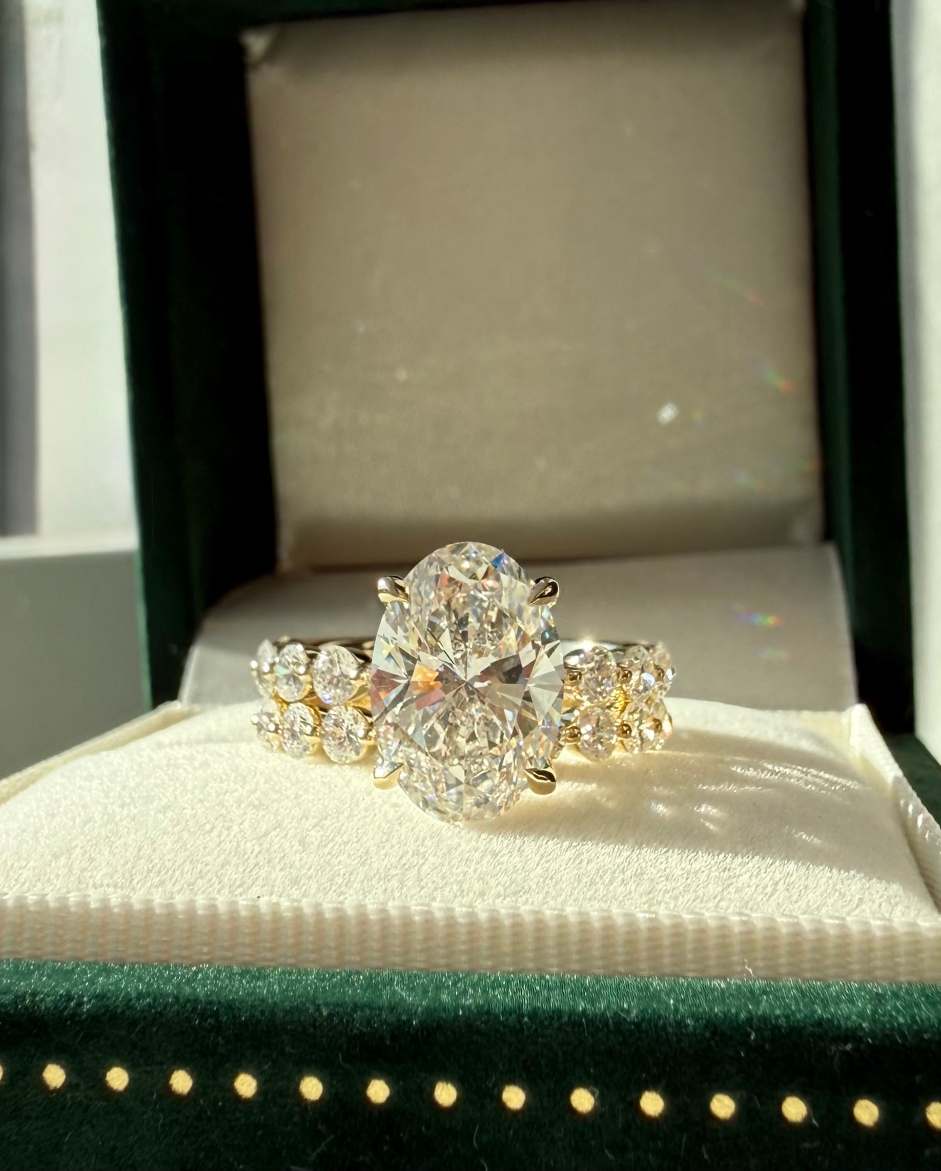 Vivienne - Oval Set