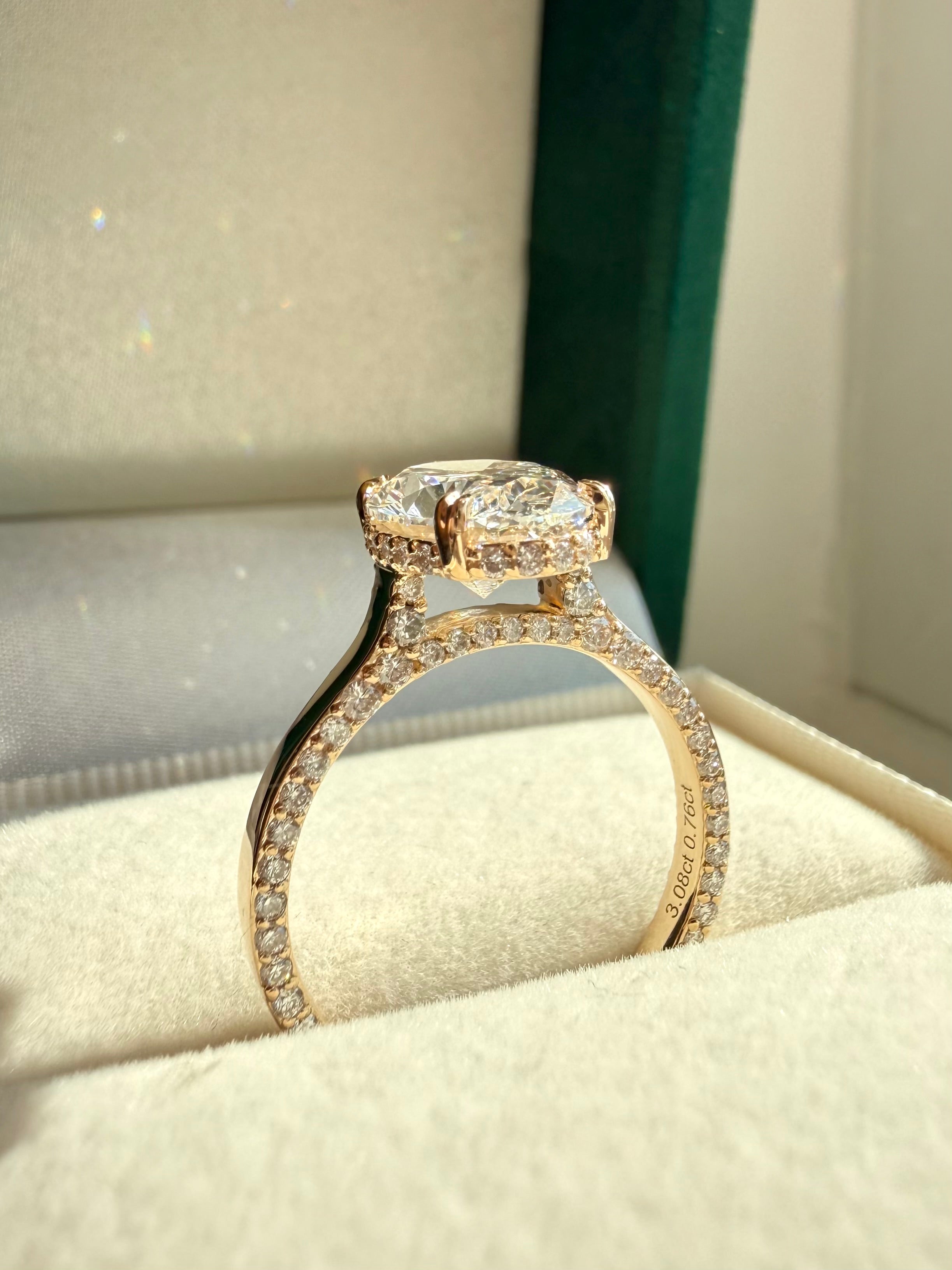 Celine - Oval